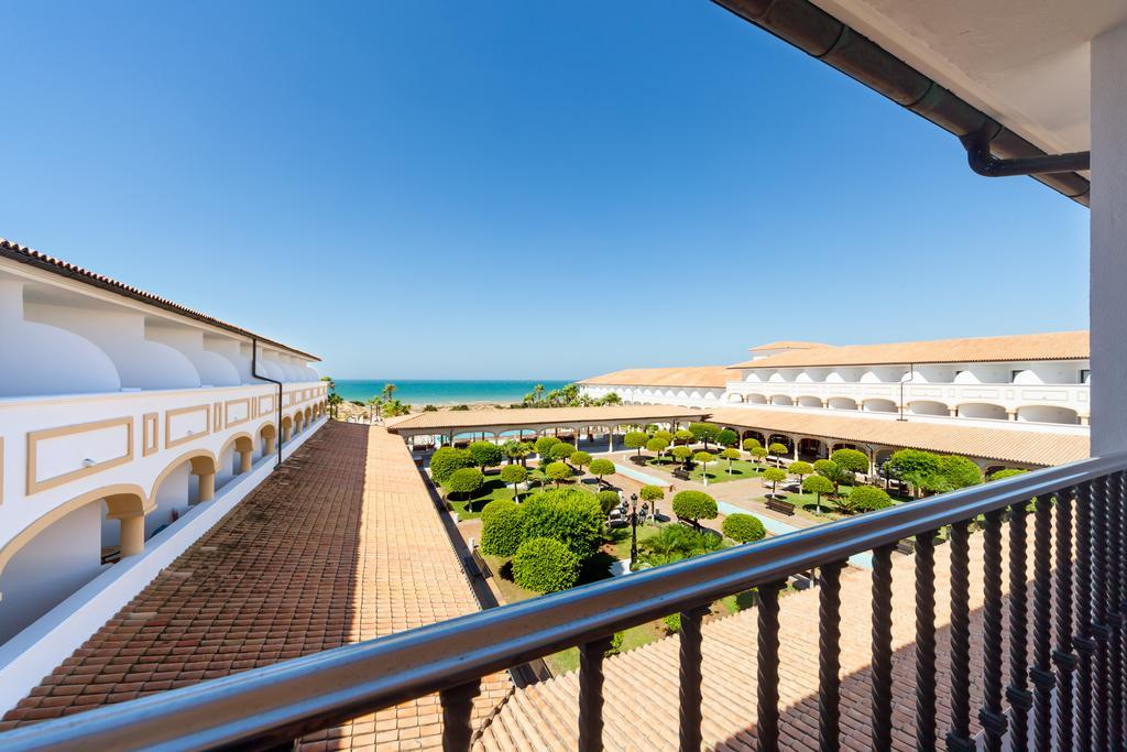 Iberostar Selection Andalucia Playa Otel Chiclana de la Frontera Dış mekan fotoğraf View of the resort