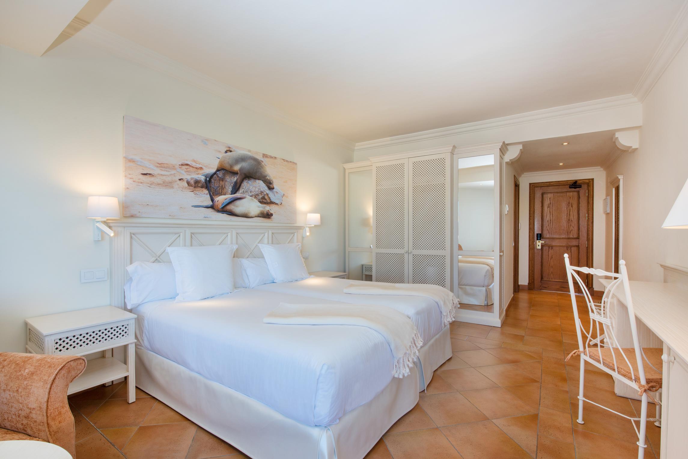 Iberostar Selection Andalucia Playa Otel Chiclana de la Frontera Dış mekan fotoğraf A room at the hotel