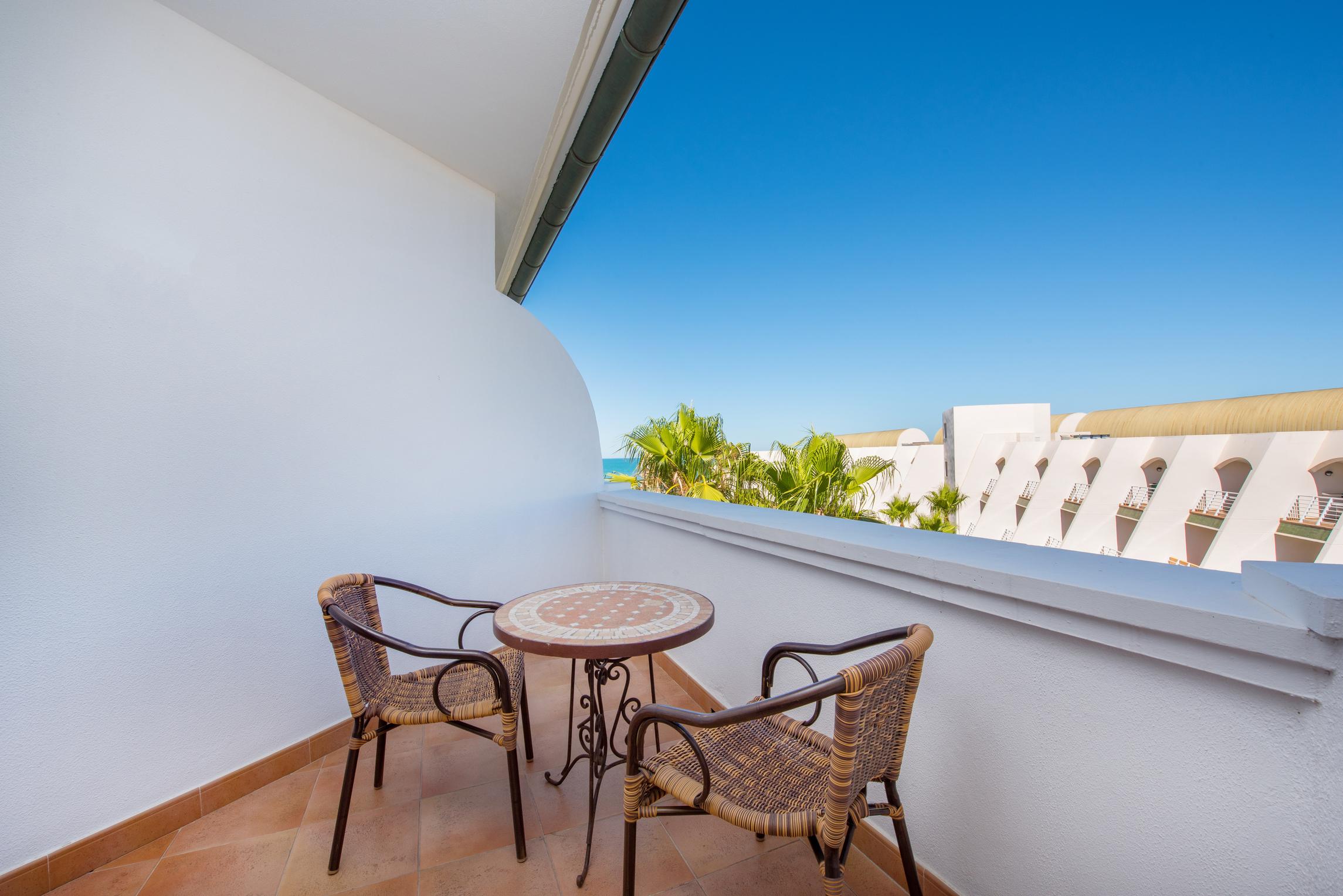 Iberostar Selection Andalucia Playa Otel Chiclana de la Frontera Dış mekan fotoğraf A balcony