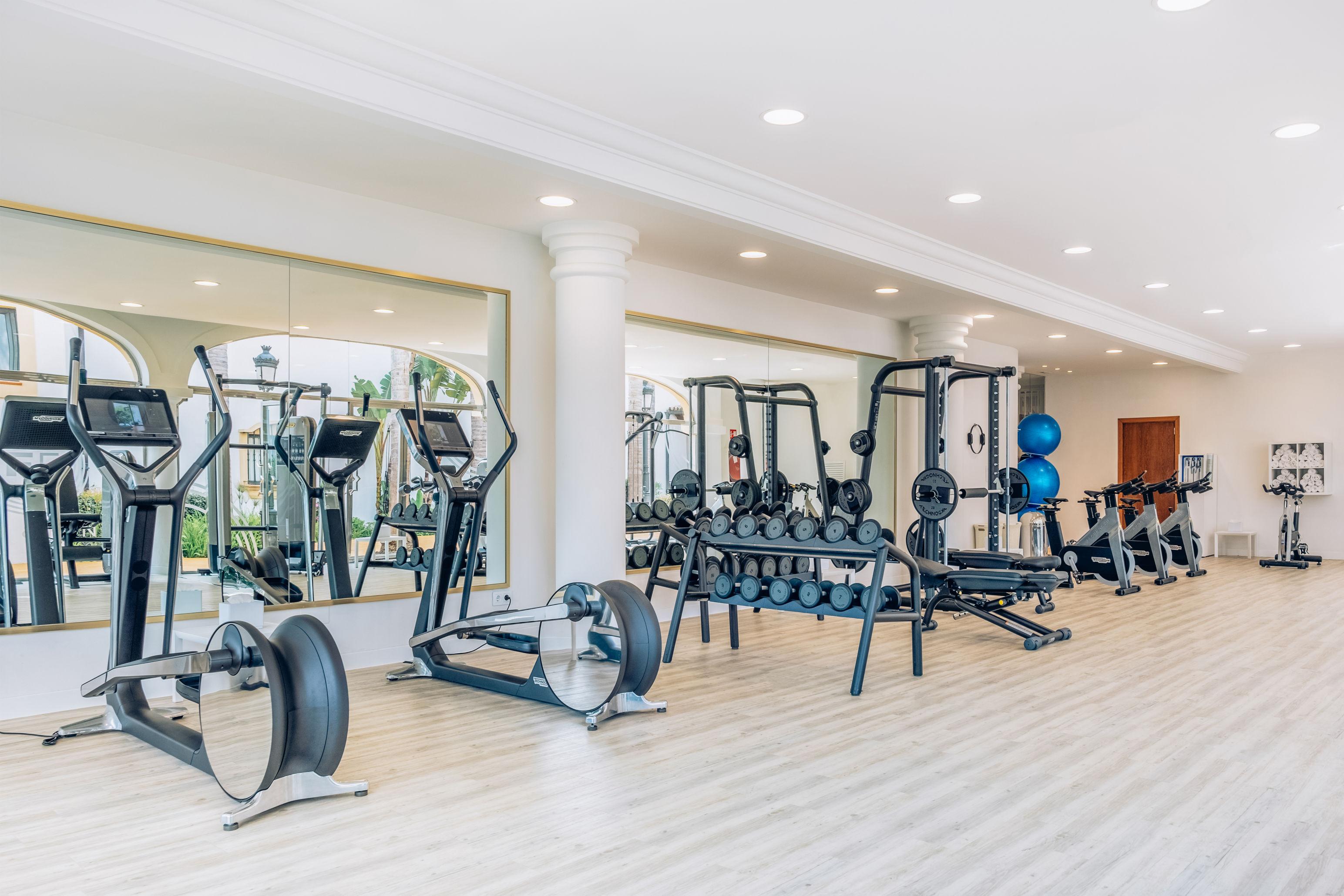Iberostar Selection Andalucia Playa Otel Chiclana de la Frontera Dış mekan fotoğraf The gym at the hotel