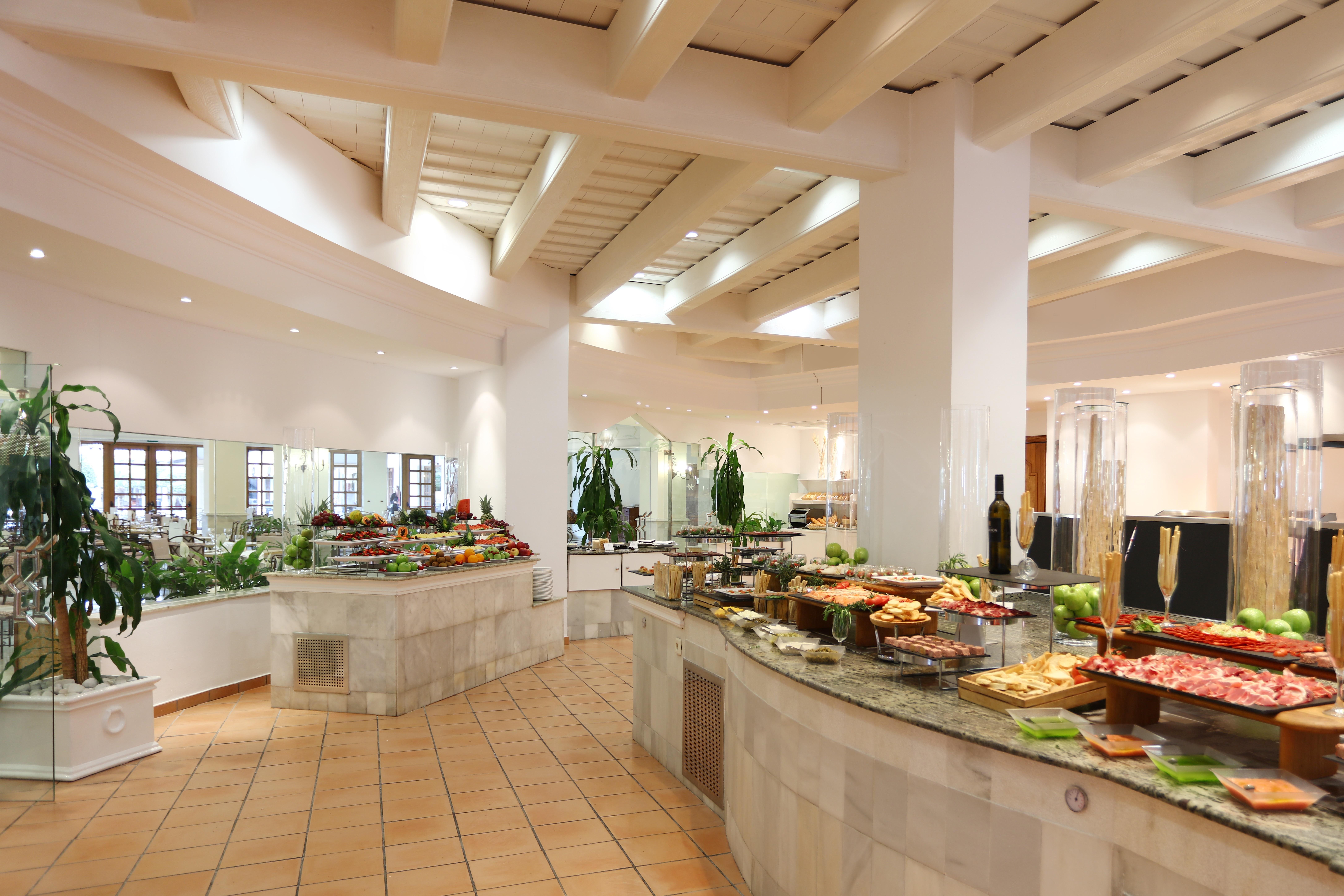 Iberostar Selection Andalucia Playa Otel Chiclana de la Frontera Dış mekan fotoğraf The buffet at the hotel
