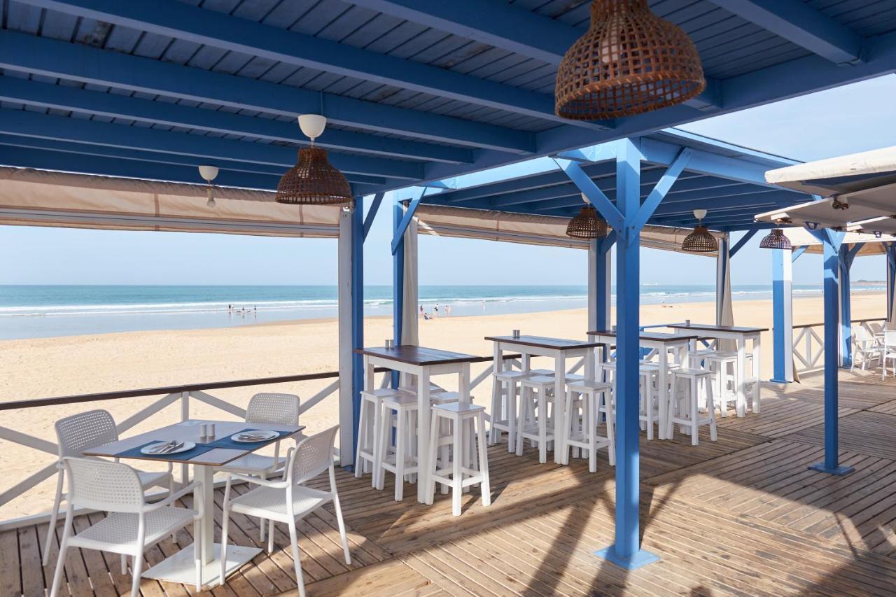 Iberostar Selection Andalucia Playa Otel Chiclana de la Frontera Dış mekan fotoğraf Beach bar in La Paloma