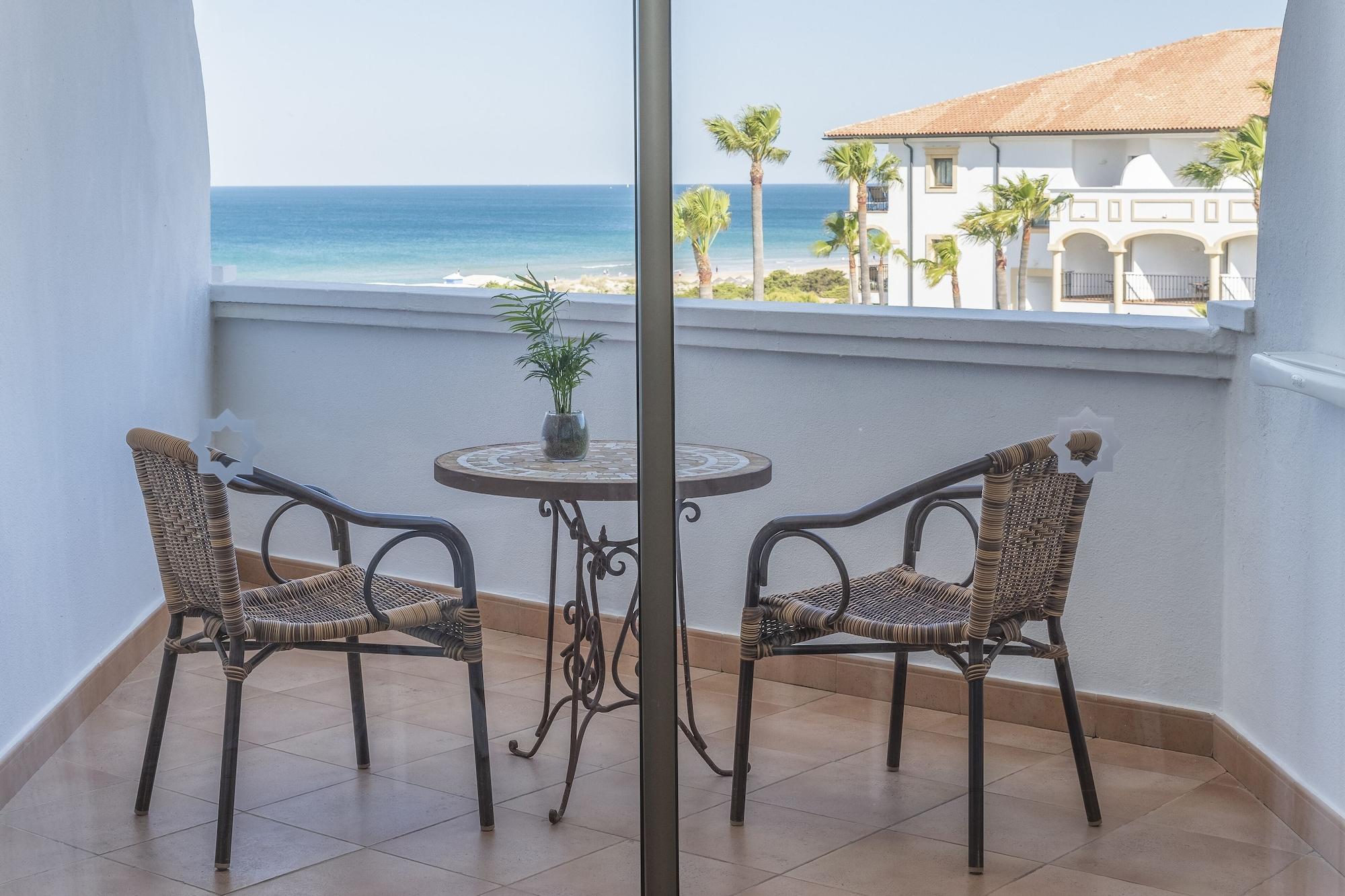 Iberostar Selection Andalucia Playa Otel Chiclana de la Frontera Dış mekan fotoğraf A balcony
