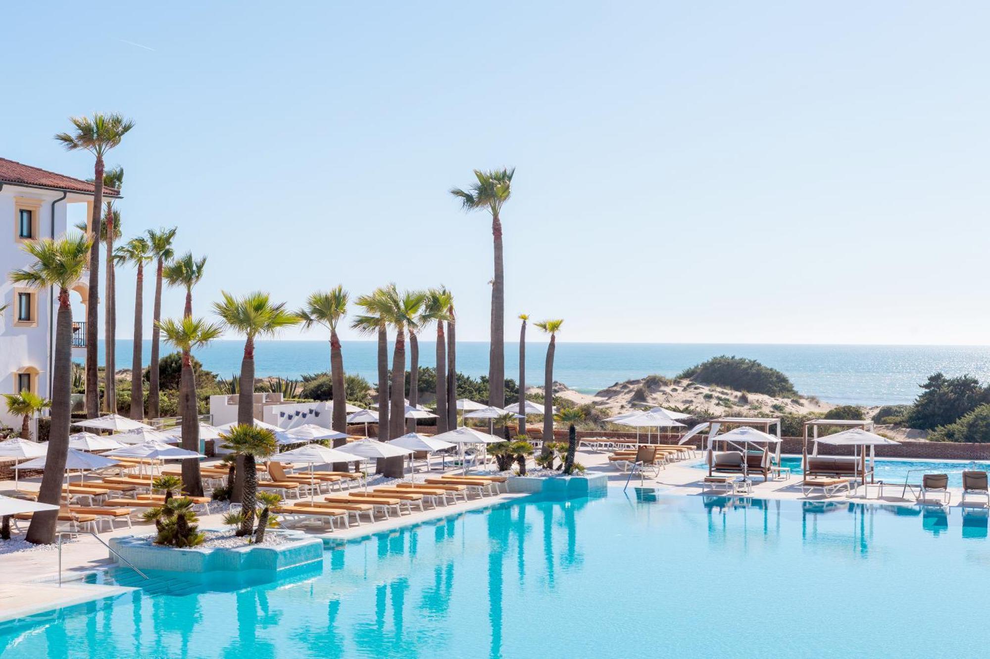 Iberostar Selection Andalucia Playa Otel Chiclana de la Frontera Dış mekan fotoğraf The resort's main pool